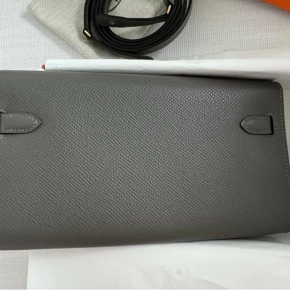 SOLD! Hermes Kelly To Go, Unused. Full set. Gris Meyer Gold Hardware. - Picture 6 of 12